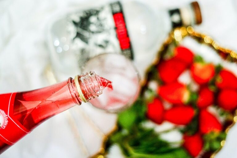 Sparkling Tequila Kiss Cocktails and Appetizers